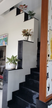 Cần bán căn nhà ngay chợ XUÂN HIỆP Linh Xuân , 2 mặt tiền đường.