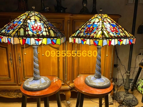 Đôi đèn tiffany họa tiết âu