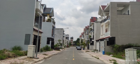 Cần bán lô góc 2 mặt tiền chợ tại Dĩ An.