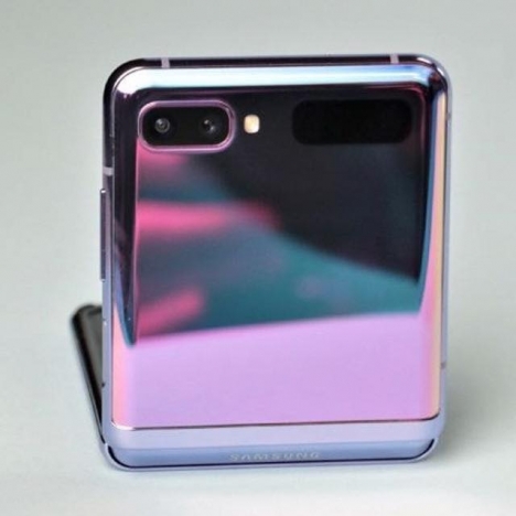 Lên đời đời tuyệt tác Z Flip cùng TabletPlaza