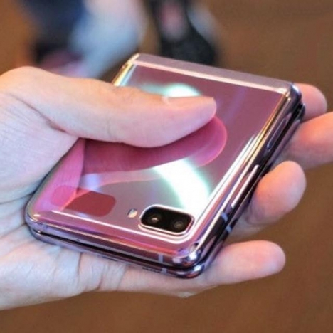 Lên đời đời tuyệt tác Z Flip cùng TabletPlaza