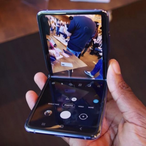 Lên đời đời tuyệt tác Z Flip cùng TabletPlaza