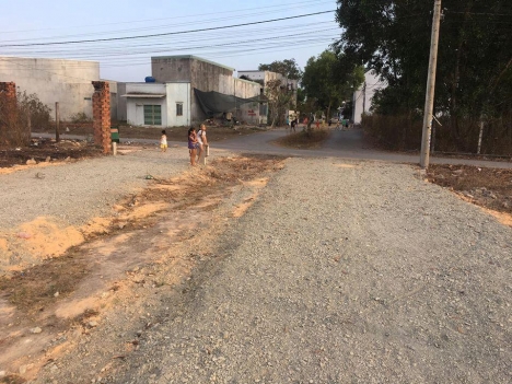 Tôi cần bán gấp lô đất 1000m2 giá rẻ ngay TRUNG TÂM HUYỆN,