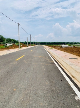 Đất nằm ngay trung tâm diện tích lớn 1000m2 đến 2000m2 giá rẻ.