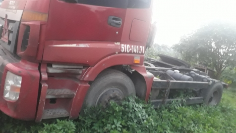 CẦN BÁN XE TẢI 8 TẤN, 1,85 TẤN VÀ XE ĐẦU KÉO 23 TẤN HIỆU THACO OLLIN