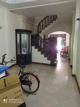 Liền kề khu D  Nguyễn Cảnh dị 300m2 7pn 17 triệu. Lhe 0375995653