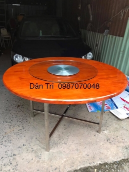 Bàn tiệc nhà hàng