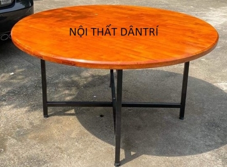 Bàn tiệc nhà hàng