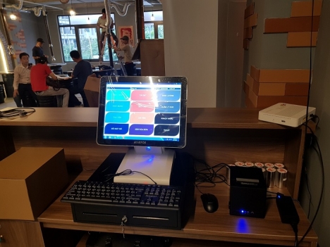 Nhận lắp đặt máy tính tiền chuyên nghiệp cho tiệm bánh ngọt