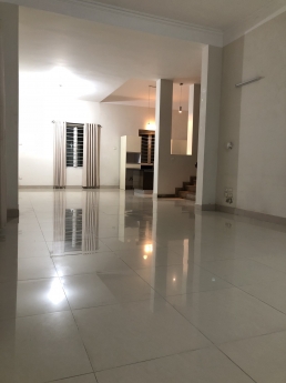 Biệt thự Bắc Linh Đàm 400m2 6pn 30 triệu. Lhe 0375995653
