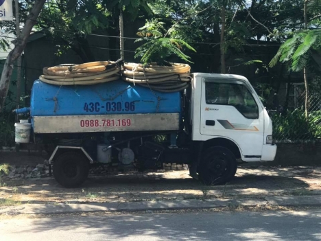 Hút hầm cầu - thông tắc giá rẻ . CTY Môi Trường Ngọc Tuấn
