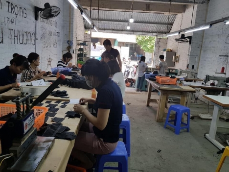 xưởng đồ da nunu chuyên các mặt hàng da thật 100%