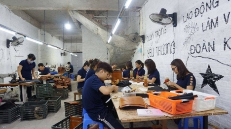 xưởng đồ da nunu chuyên các mặt hàng da thật 100%