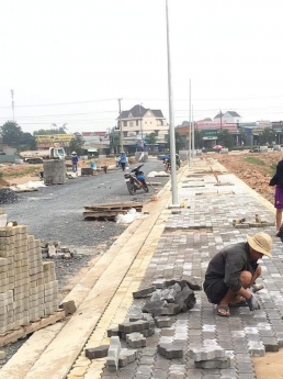 Bán Đất Ngay Chợ - Rẻ , Tiện Lợi , Ngay Khu Dân Cư Đông Đúc.