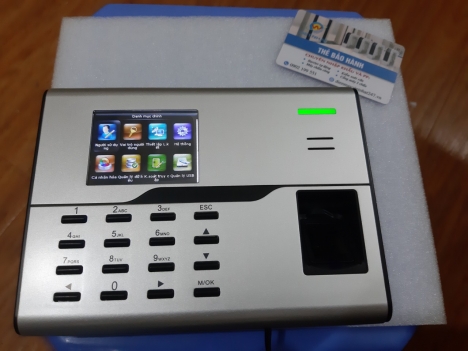 Máy chấm công Ronald Jack UA890 Tính năng: