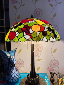 Đèn bàn tiffany họa tiết hoa nho