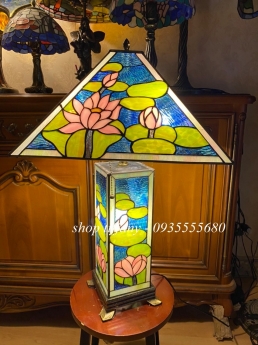 Cặp đèn Tiffany kính màu kiểu Pháp