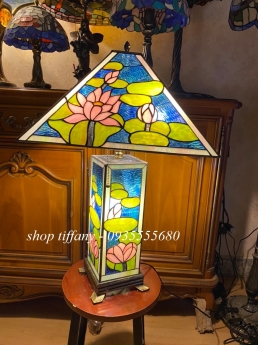 Cặp đèn Tiffany kính màu kiểu Pháp