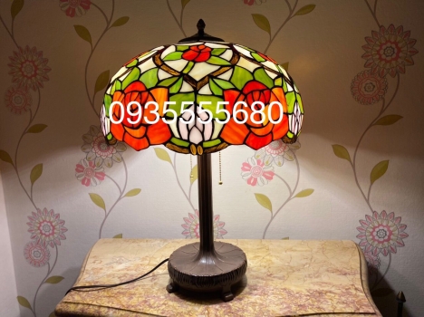 Cặp đèn trang trí Tiffany họa tiết hoa hồng tây lạ mắt