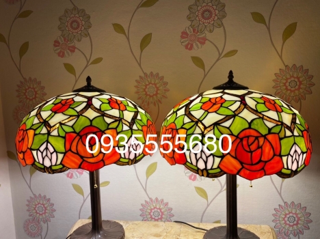 Cặp đèn trang trí Tiffany họa tiết hoa hồng tây lạ mắt