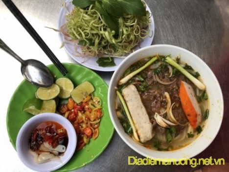 Bún Bò Huế Năm Lùn - Quán Bún Bò Huế Ngon Quận 8