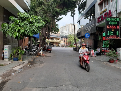 Bán nhà mặt tiền đường hoa,p2 Bình Thạnh, 65m2 trệt 3 lầu giá chỉ 18.5 tỷ TL