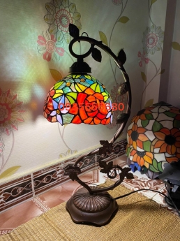 Đèn ngủ tiffany họa tiết hoa hồng siêu đẹp