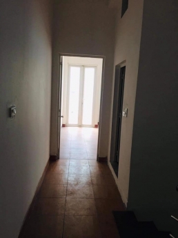 Nhà rộng 60m2 ở ngõ 1 ĐÌnh Thôn cần cho thuê