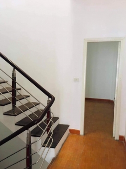Nhà rộng 60m2 ở ngõ 1 ĐÌnh Thôn cần cho thuê