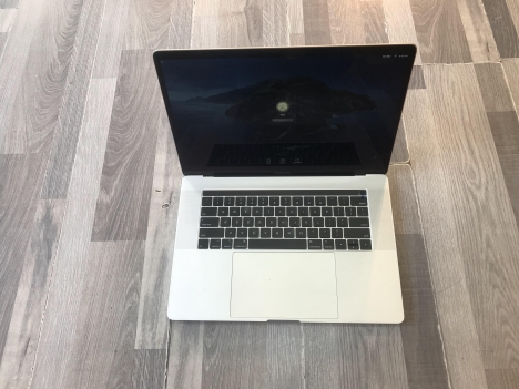 Macbook Pro 15 Inch 2018 Touch Bar - MRE932 - Like New 99%