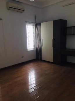Nhà rộng 60m2 ở ngõ 1 ĐÌnh Thôn cần cho thuê