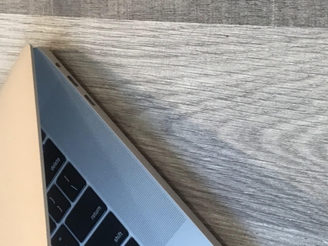 Macbook Pro 15 Inch 2018 Touch Bar - MRE932 - Like New 99%