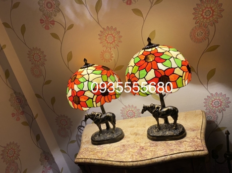 Giao lưu đôi đèn tiffany hoạ tiết hoa hướng dương