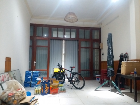 Cho thuê tòa nhà 4 tầng, ngang 10m,11 phòng, giá 23tr