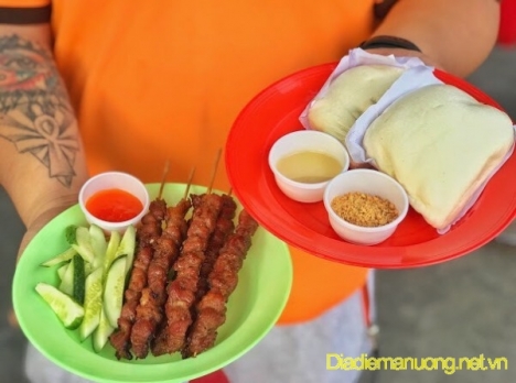 Bánh Bao Thịt Xiên Nướng Ngon Gò Vấp
