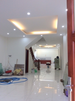 Nhà riêng lô DV Tây Nam Linh Đàm 400m2 4t 5pn 4vs 27 triệu. Lhe 0375995653