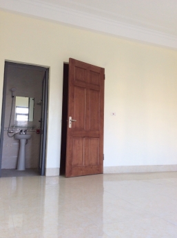 Nhà riêng DV Tây Nam Linh Đàm 300m2 6pn 7vs 15 triệu.Lhe 0375995653