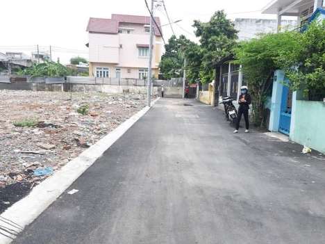 Bán gấp miếng đất ngay Chợ Thủ Đức.