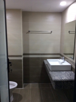 Nhà mặt phố Yên Lãng 1100m2 8T 1H. 150 triệu.LH 0375995653