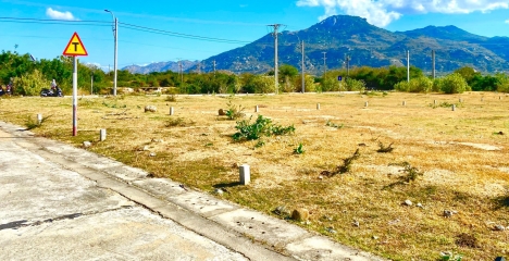 Kẹt tiền bán gấp: đất nền tại khu du lịch Hòn Cò Xã Cà Ná hướng Đông Bắc