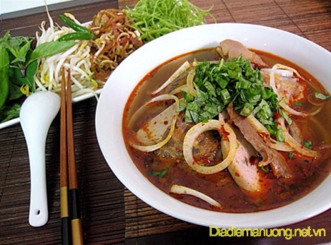 Quán Bún Bò, Bún Thịt Nướng Cơm Văn Phòng Ngon Quận 7