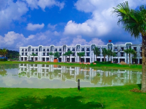 Bán nhà phố 1 trệt 2 lầu giá 1 tỷ 2 ngay trung tâm hành chính bàu bang LH: 0947343867