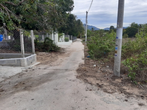 Bán gấp lô 275m2 đất ở đô thị, thổ cư 100% view trực diện đầm thủy triều, trung tâm thị trấn cam