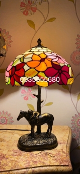 Đèn tiffany hoạ tiết hoa hồng