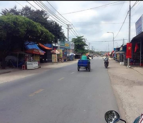 Bán lô đất chính chủ ở ngay trung tâm thị trấn 500m2,giá rẻ .