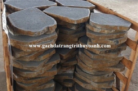 Đá thớt lát sân vườn