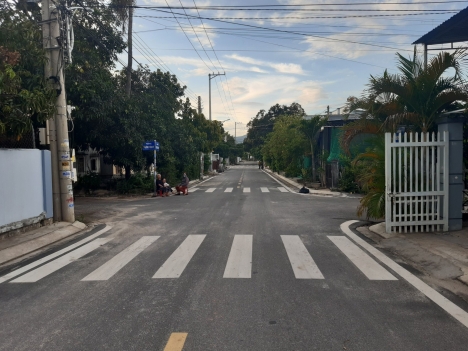 Bán gấp lô đất 125m2 mặt tiền Khu Bàn Cờ, Trung Tâm Cam Đức, Cam Lâm giá rẻ....!