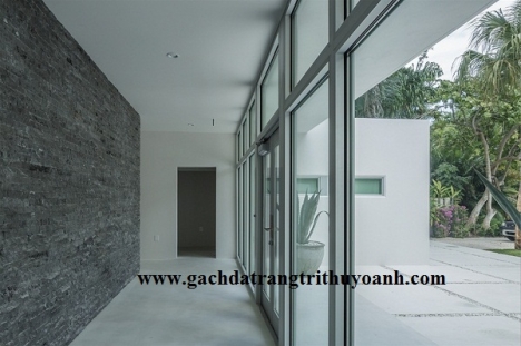 Đá bóc đen tự nhiên