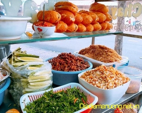 Bánh Mì Chay, Bánh Tráng Chay, Sườn Non Chay Ngon Quận 4
