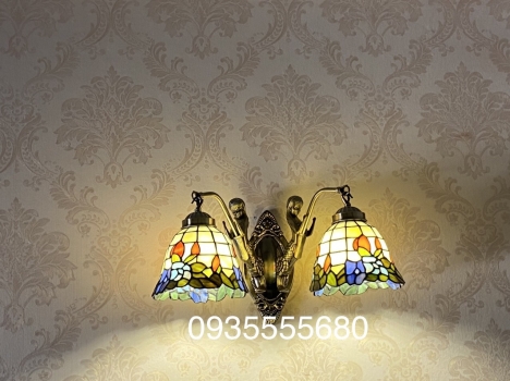 Mùa dịch bán thanh lí đôi đèn tường hoa văn kiểu cổ
